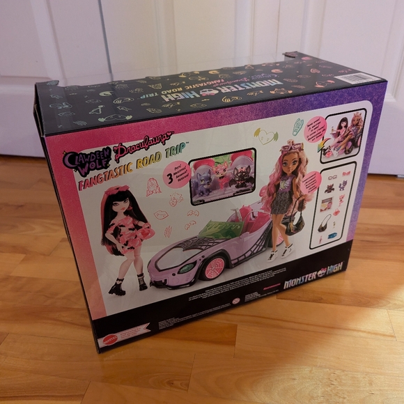 Monster High Clawdeen Wolf and Draculaura Fangtastic Road Trip Playset Dolls - Picture 4 of 5